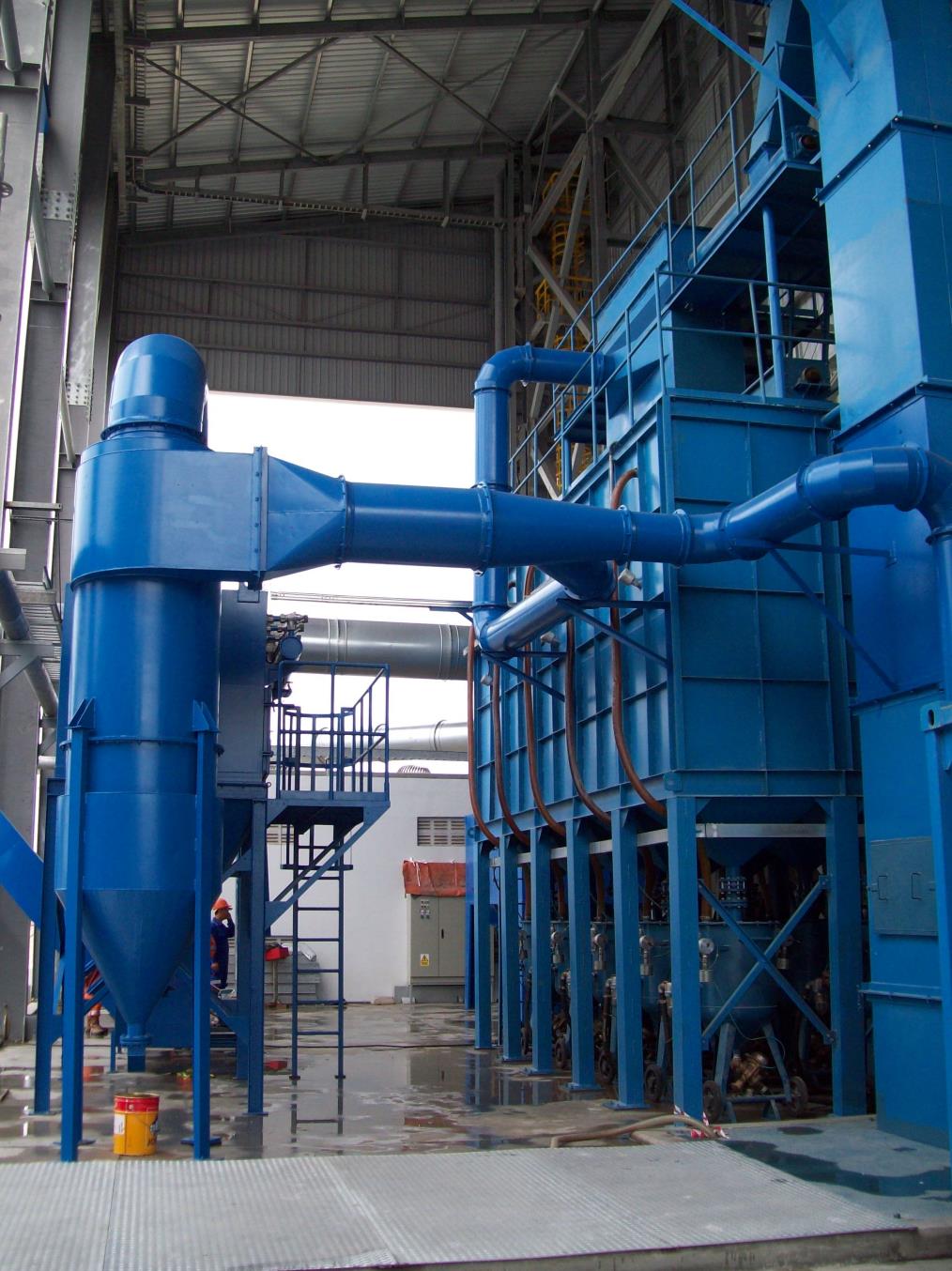 銷售到上海拋丸機(jī)：鋼管外壁拋丸除銹機(jī)的技術(shù)簡介和技術(shù)參數(shù)